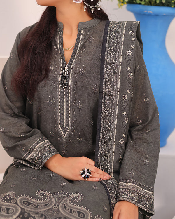 Mahnoor Khaddar – Grey Printed 3PC Ready to Wear